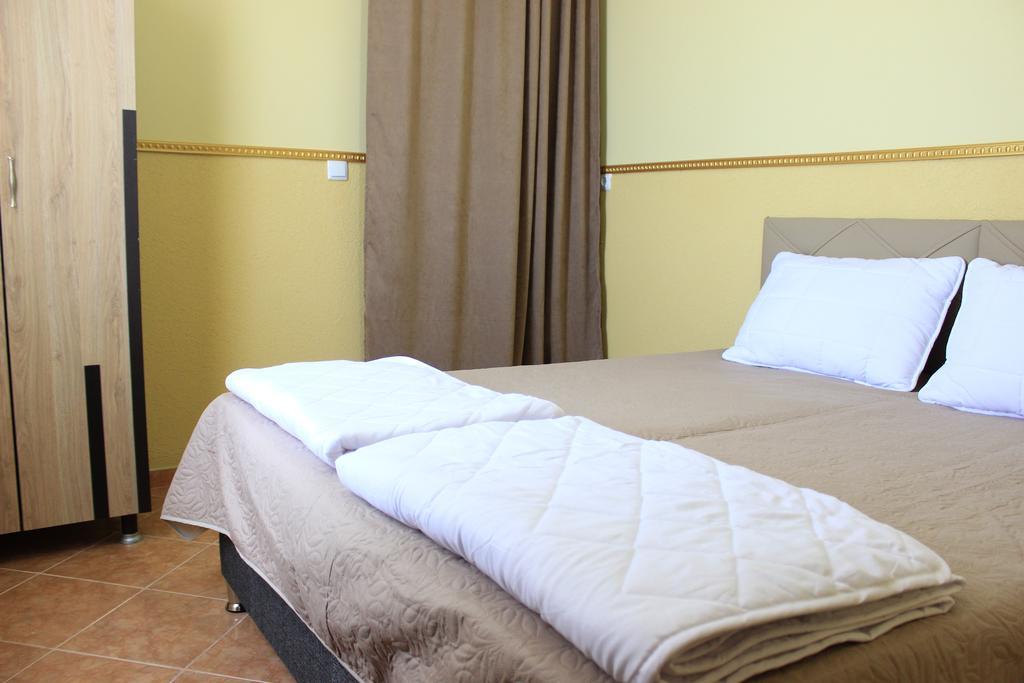 Kvariati Grand Guest House โกนิโอ ภายนอก รูปภาพ